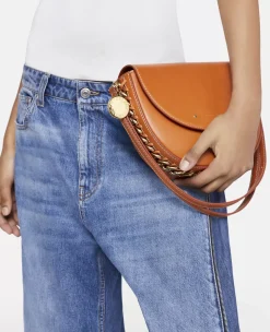 Frayme Medium Flap Shoulder Bag